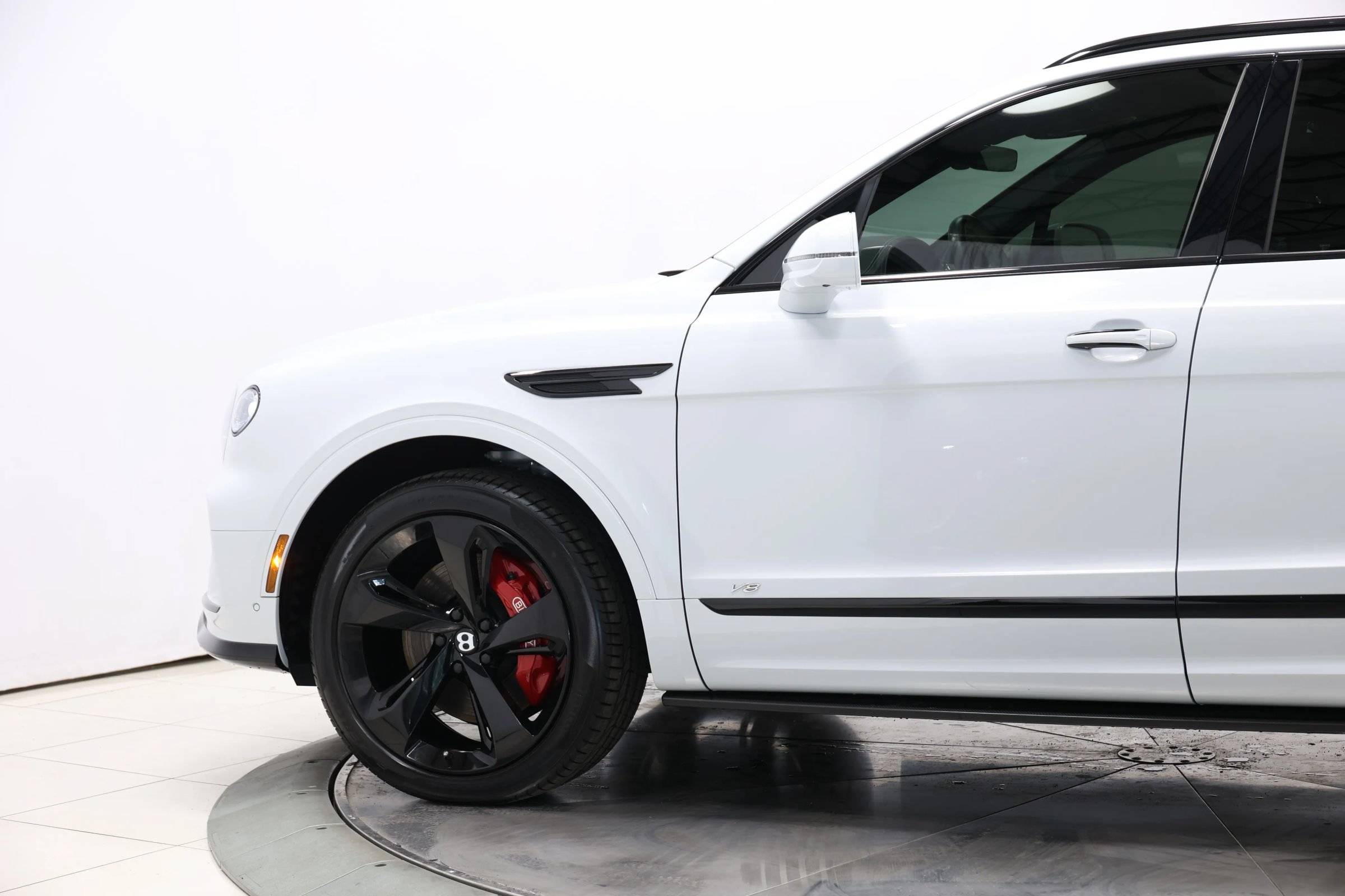 Used 2021 Bentley Bentayga w/ First Edition Specification AWD/4WD image 7