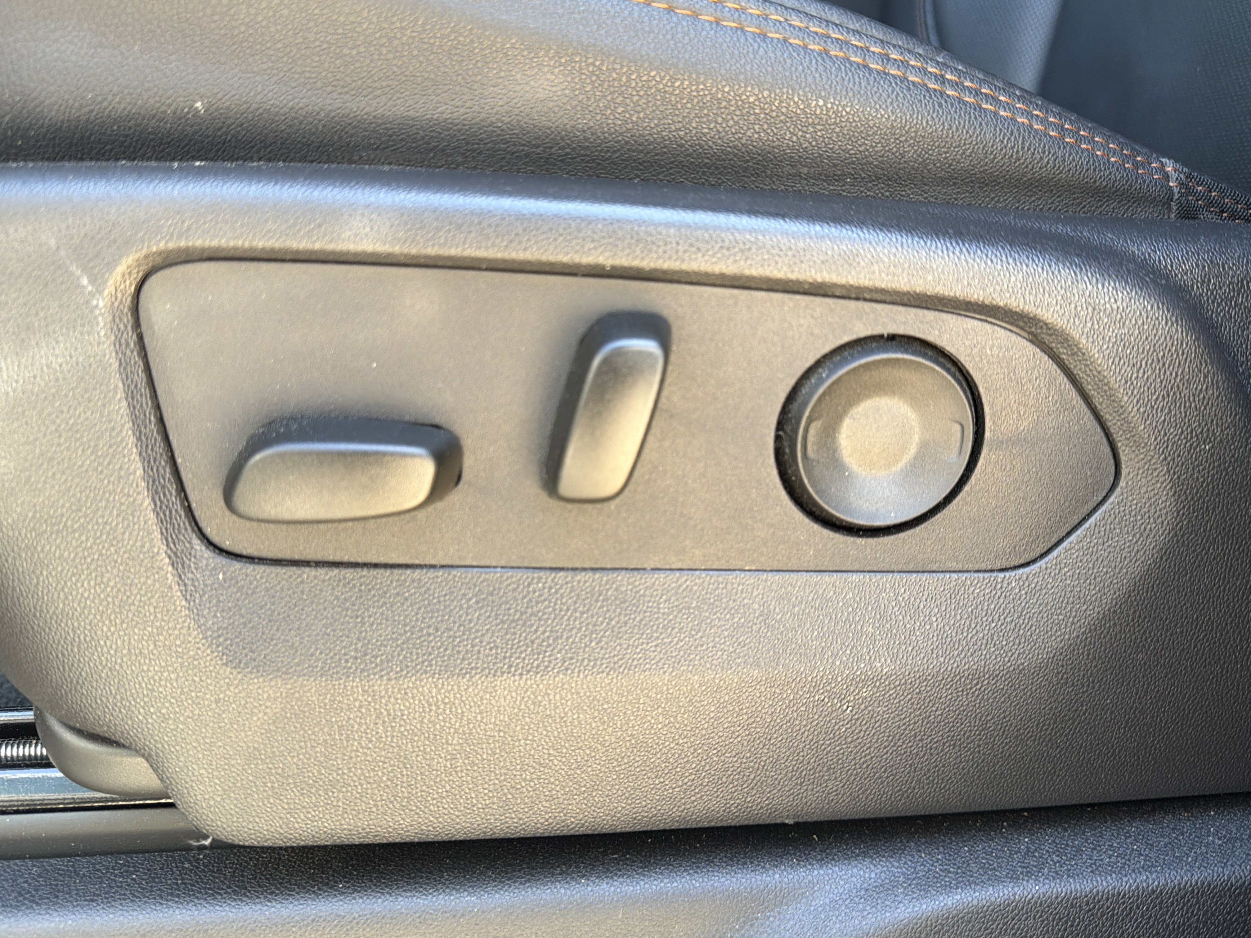 Used 2025 GMC Sierra 2500 AT4 w/ AT4 Premium Plus Package image 21