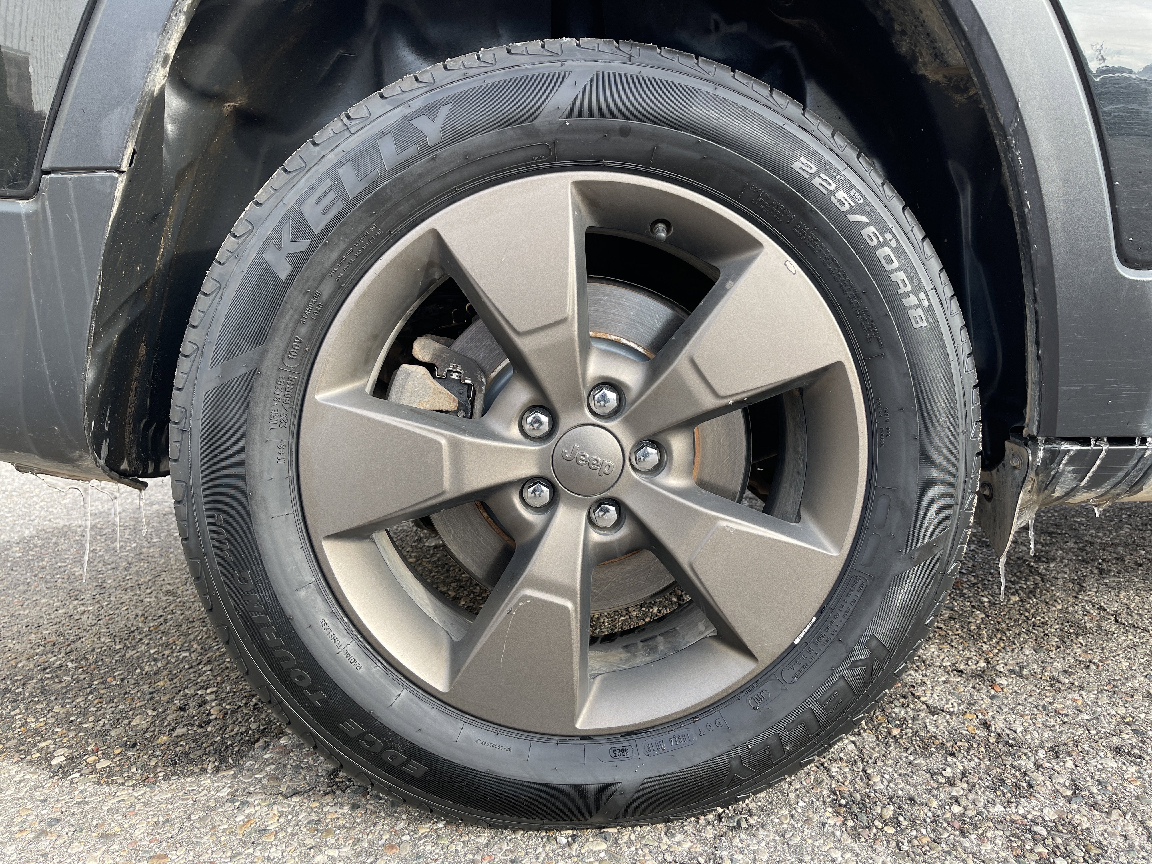 Used 2016 Jeep Cherokee 75th Anniversary image 22