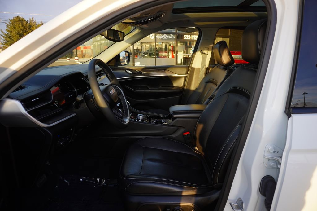 Used 2022 Jeep Grand Cherokee Limited 4xe image 21