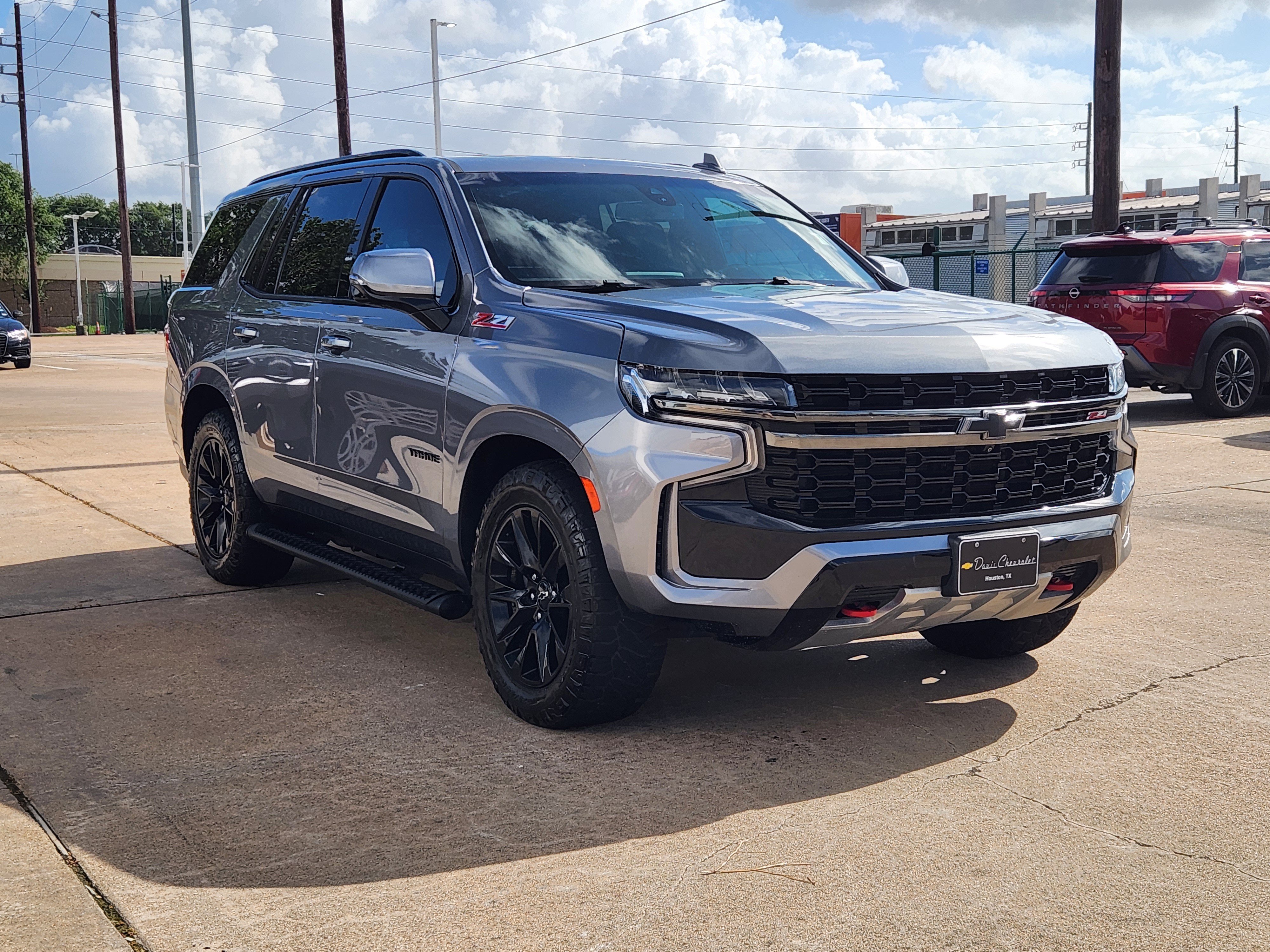 Used 2022 Chevrolet Tahoe Z71 w/ Z71 Off-Road Package AWD/4WD image 4