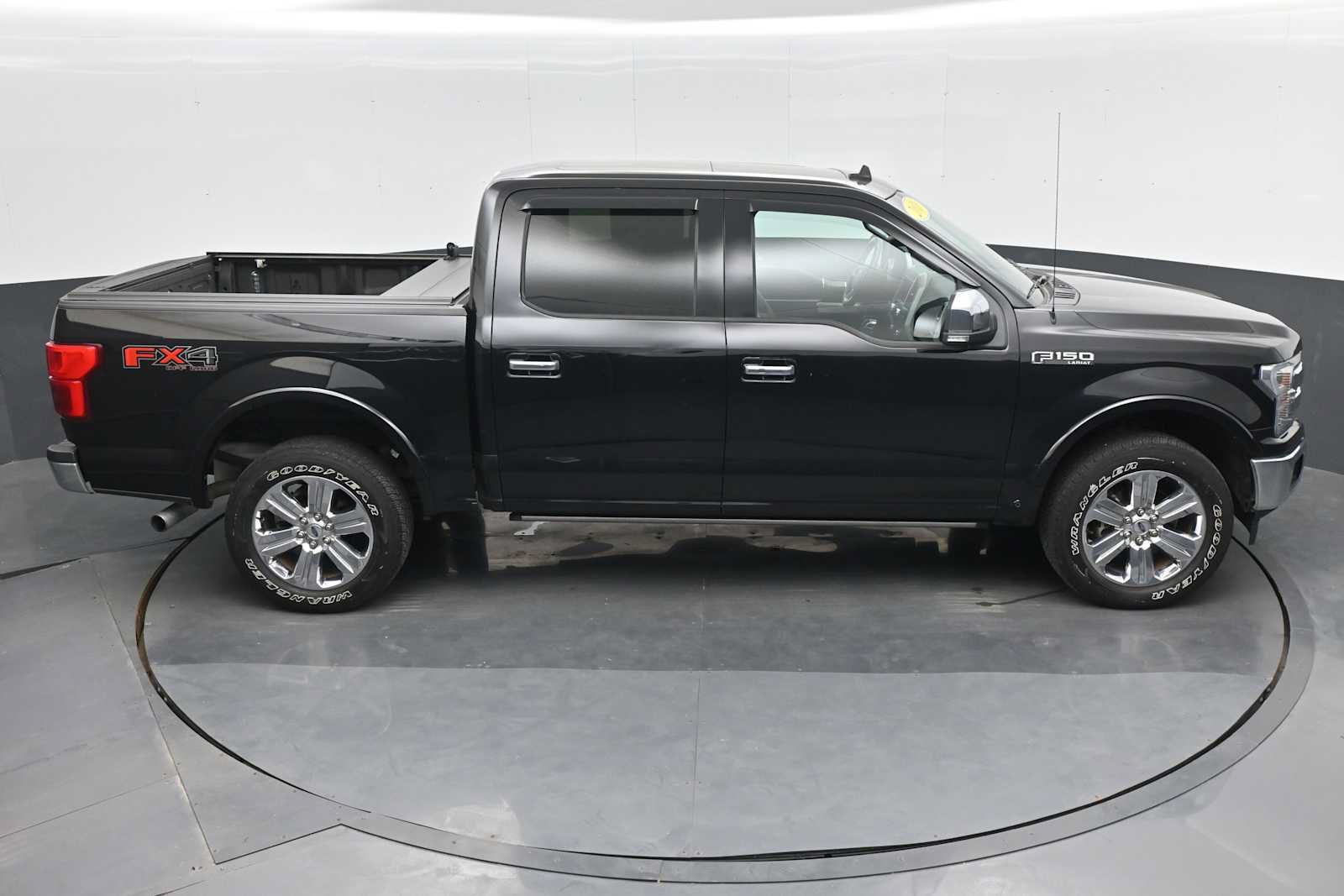 Used 2019 Ford F150 Lariat w/ Equipment Group 502A Luxury AWD/4WD image 27