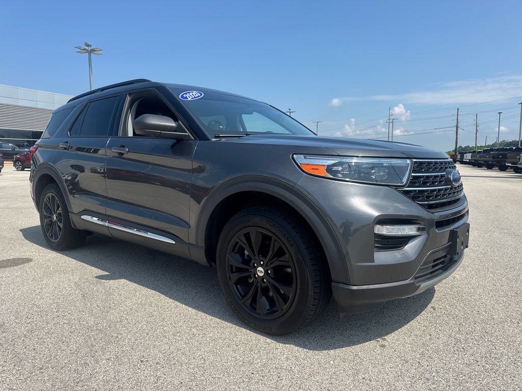 Used 2020 Ford Explorer XLT w/ Equipment Group 202A AWD/4WD image 8