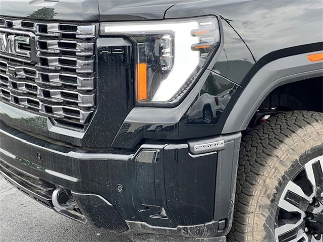 New 2025 GMC Sierra 3500 Denali w/ Denali Reserve Package image 11