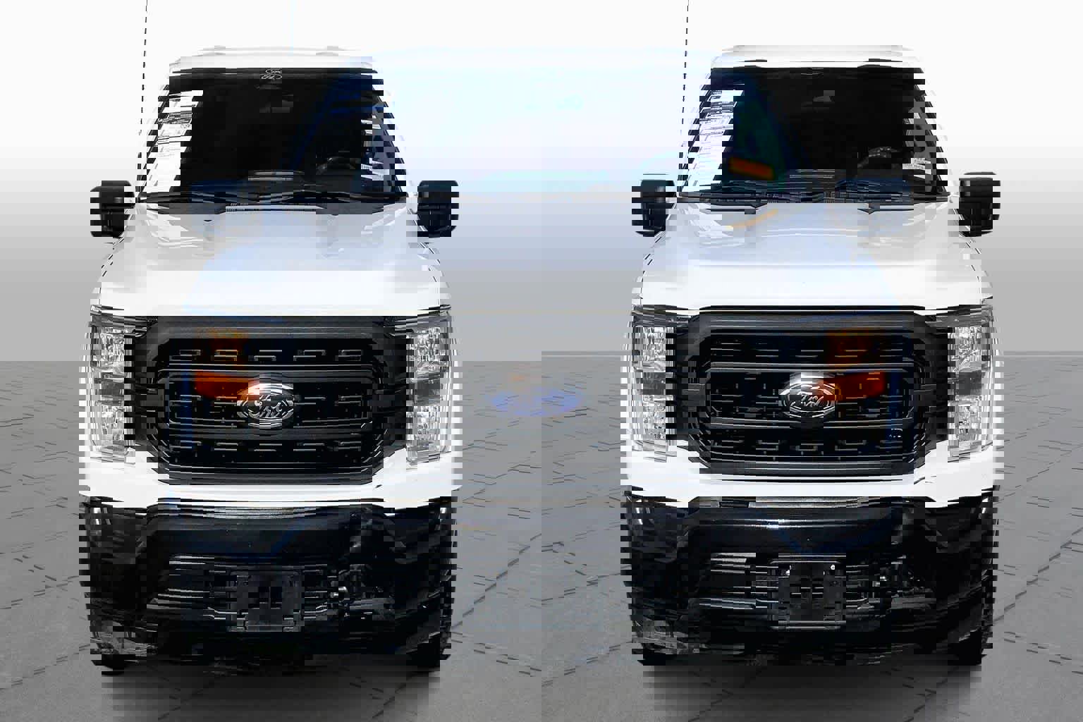 Certified 2022 Ford F150 XL w/ Trailer Tow Package RWD image 4