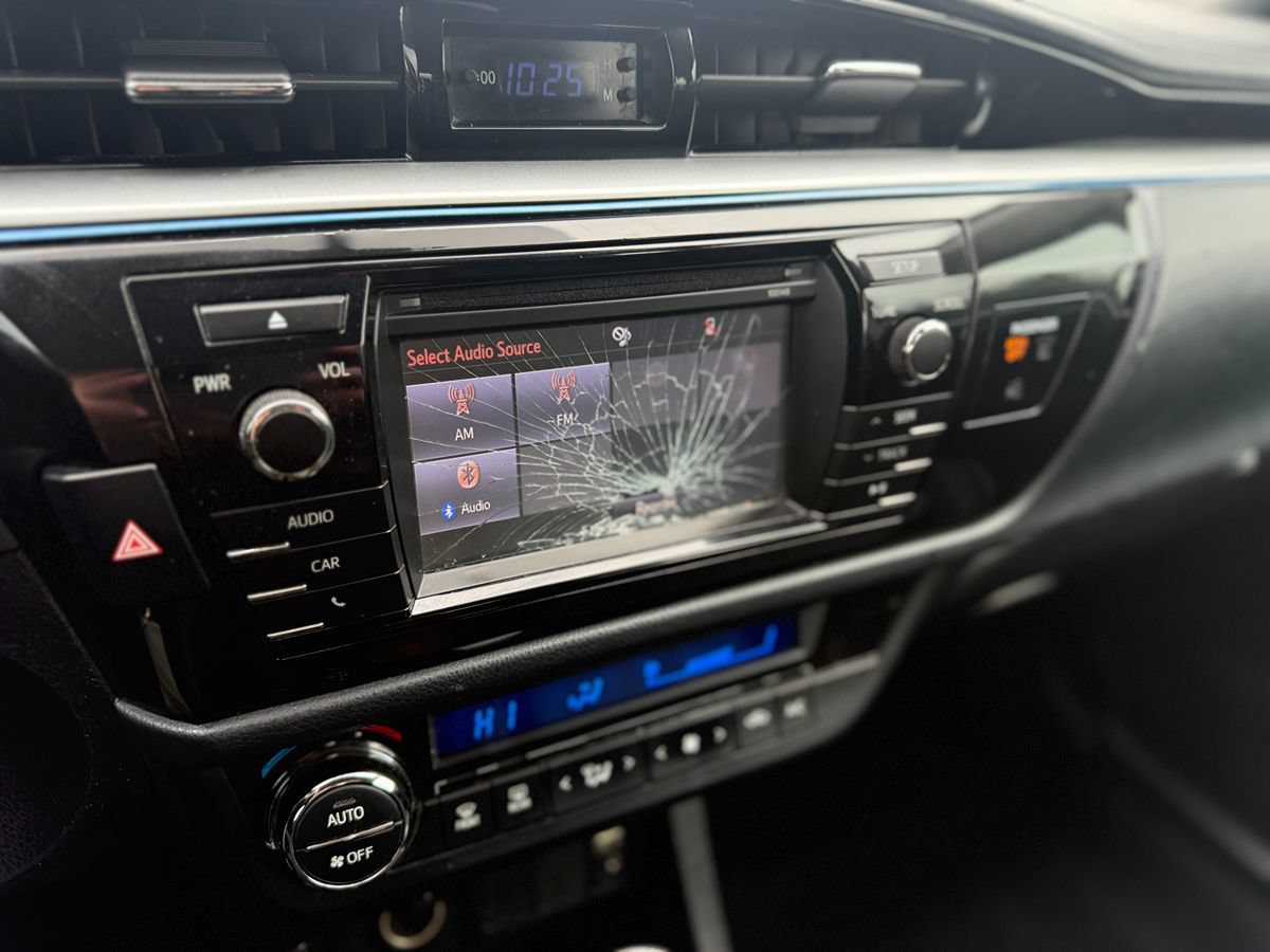Used 2014 Toyota Corolla S FWD image 23