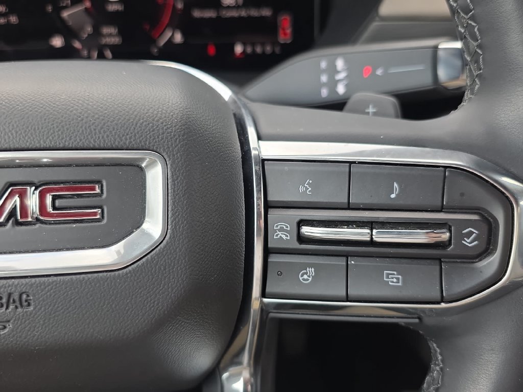 Used 2024 GMC Acadia Elevation w/ Luxury Package FWD image 17