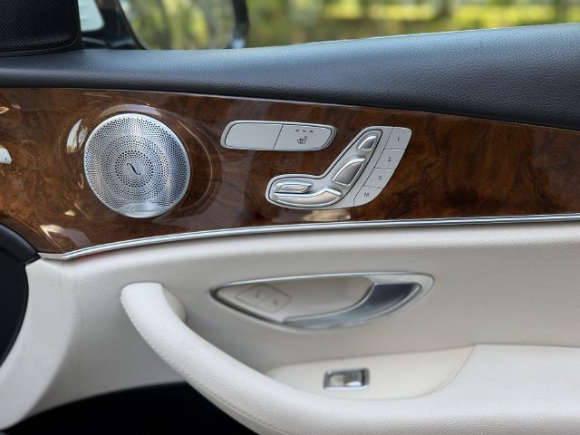 Used 2018 Mercedes-Benz E 300 4MATIC image 38