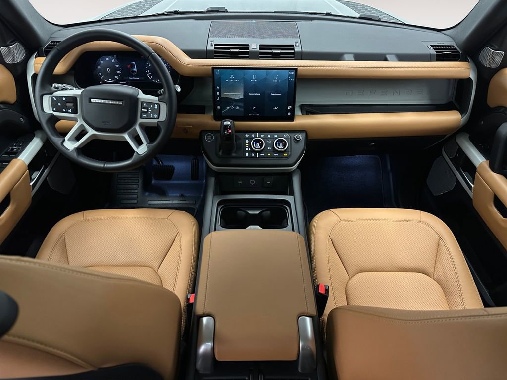 Used 2023 Land Rover Defender 130 SE image 10