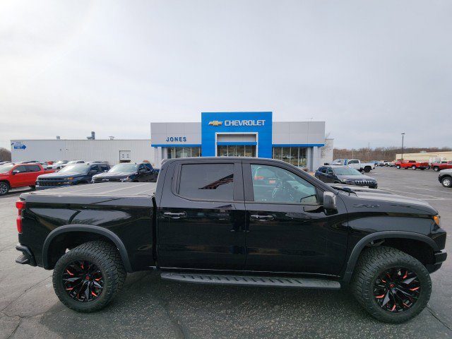 Used 2024 Chevrolet Silverado 1500 ZR2 w/ Technology Package image 6