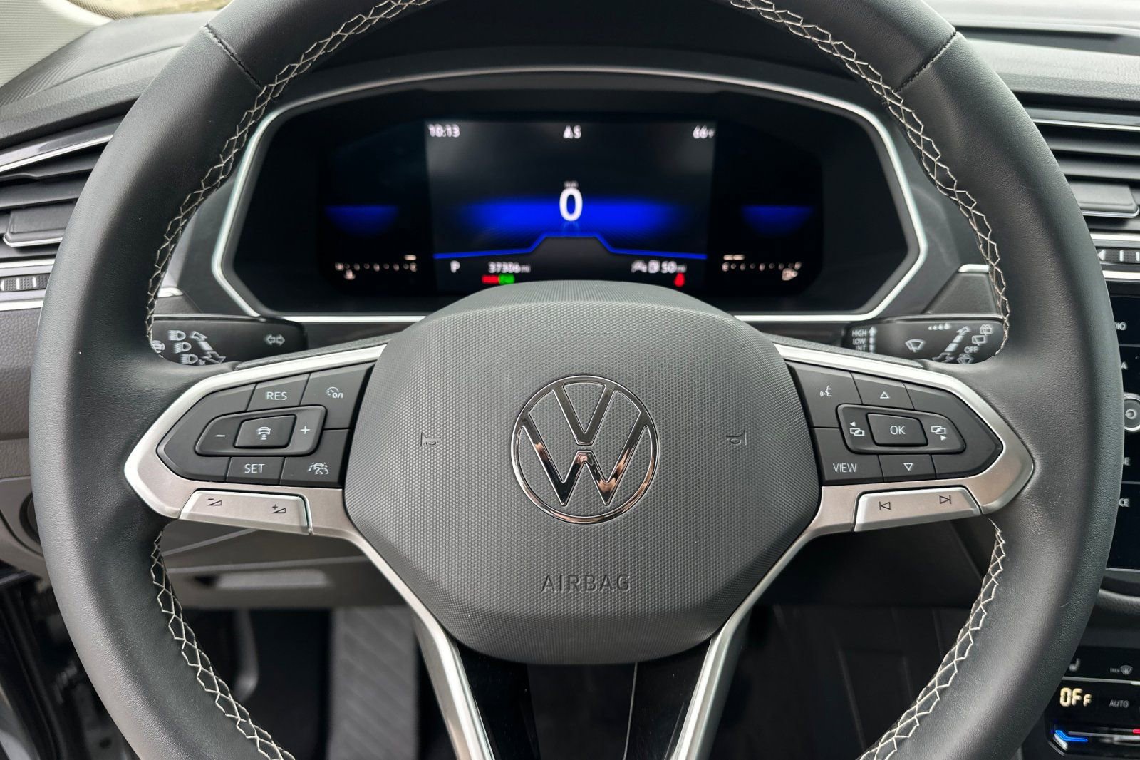 Used 2022 Volkswagen Tiguan SE FWD image 24