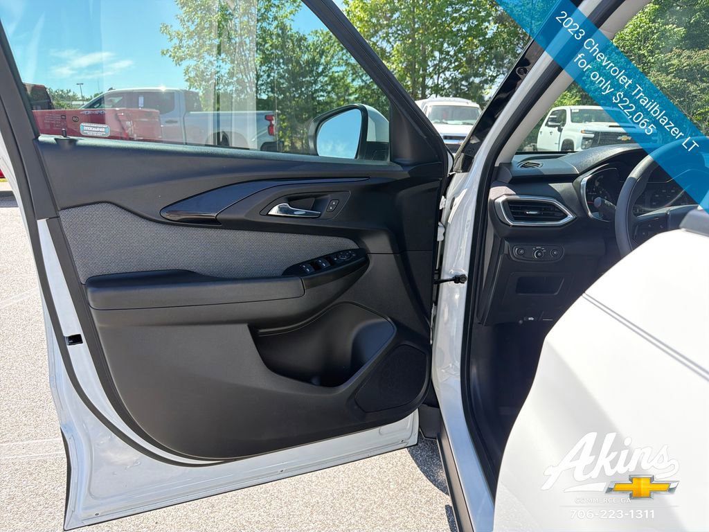 Certified 2023 Chevrolet TrailBlazer LT FWD image 11