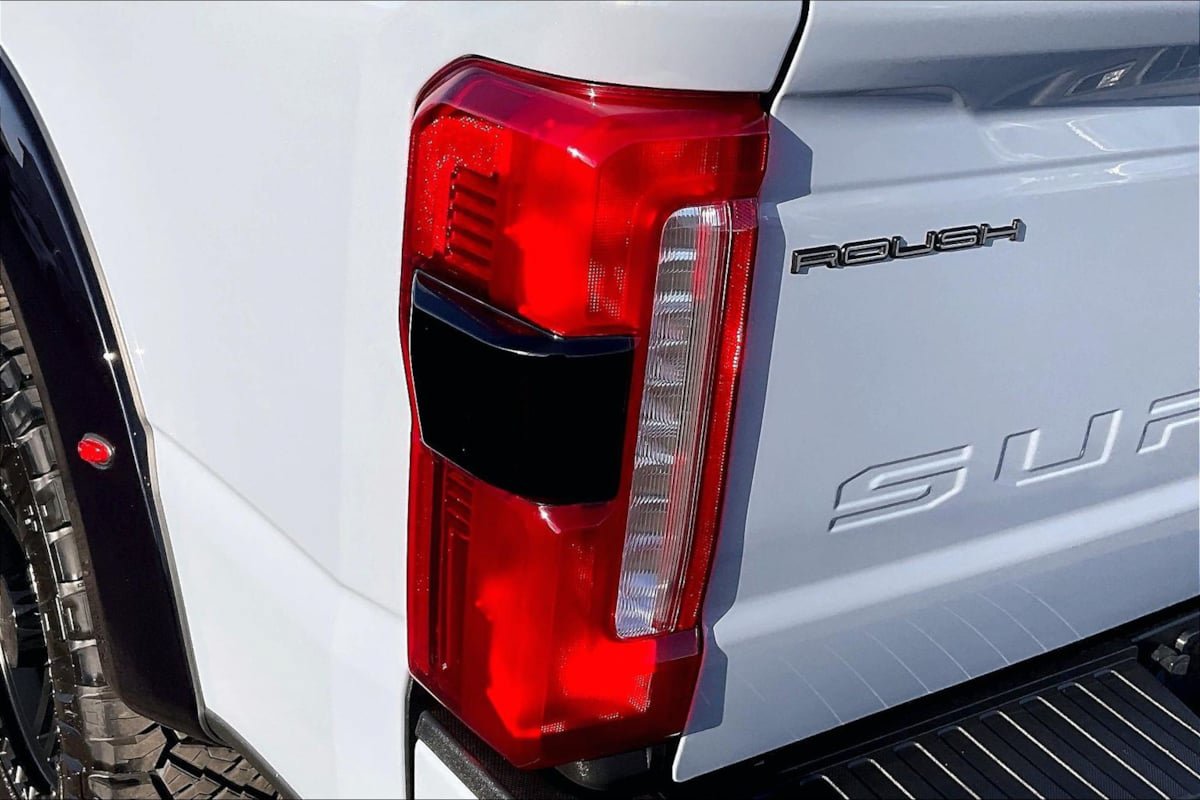 Used 2024 Ford F250 Lariat w/ Lariat Ultimate Package AWD/4WD image 25