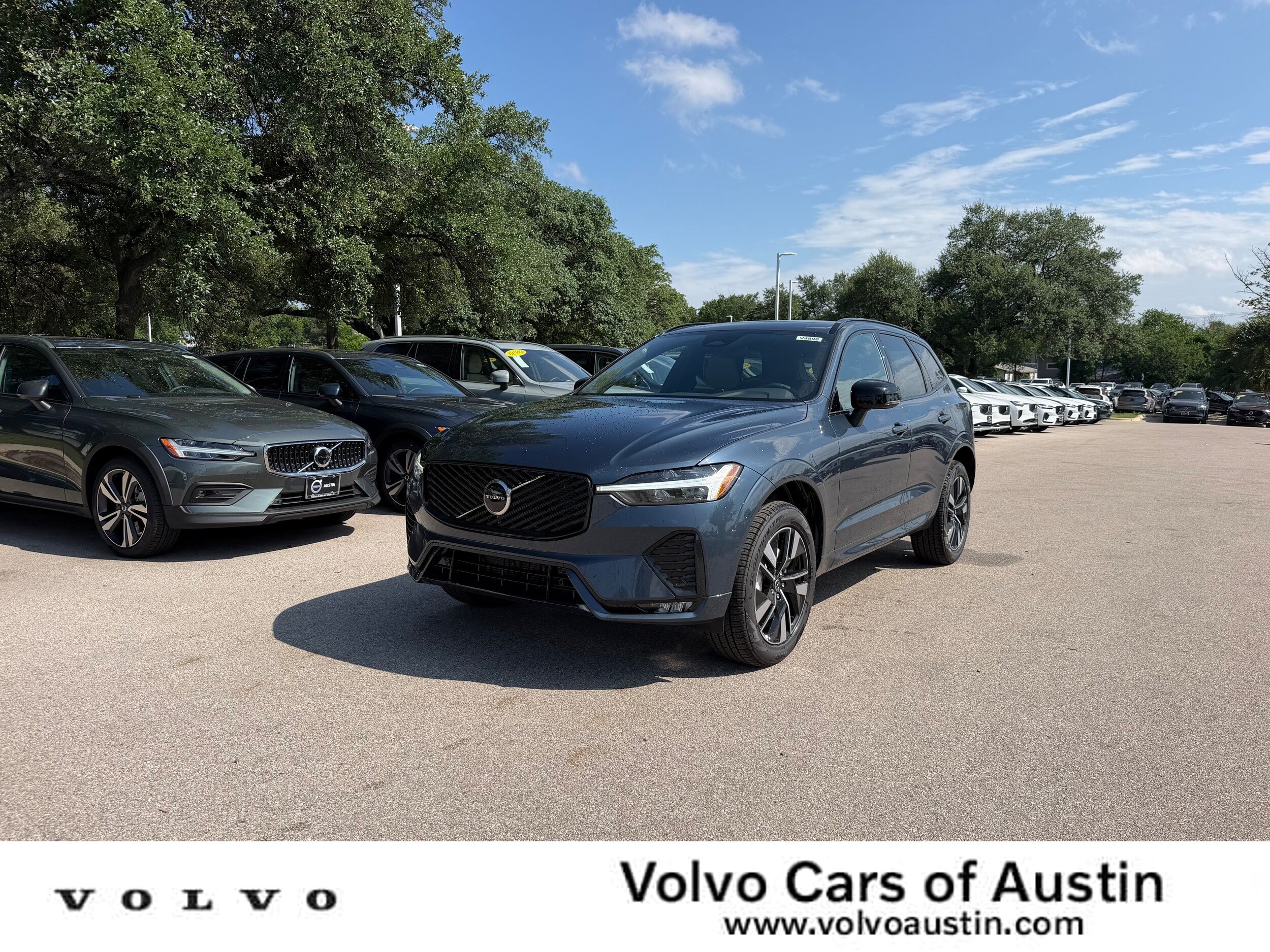 New 2026 Volvo XC60 B5 Core AWD/4WD image 1