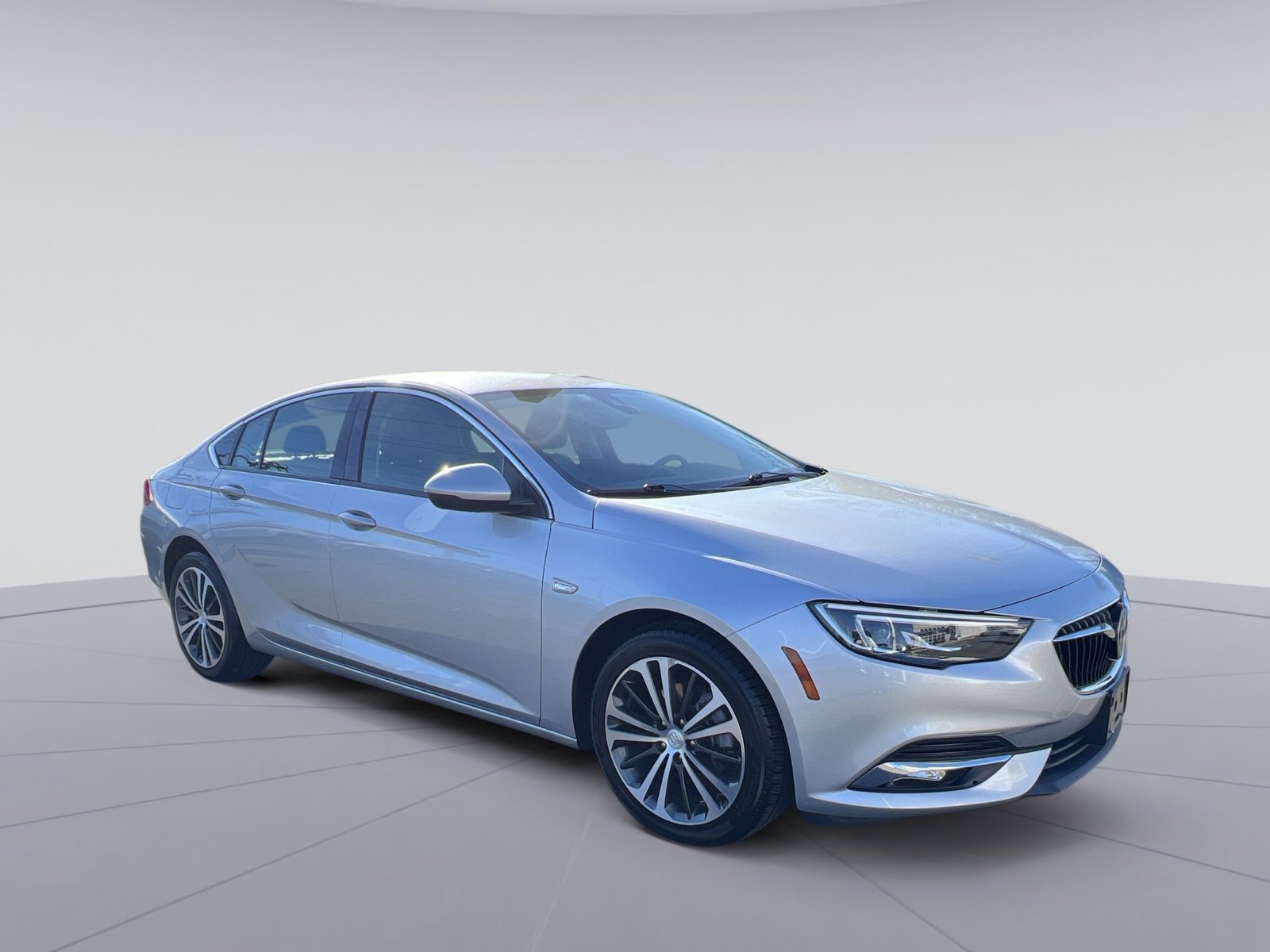 Used 2018 Buick Regal Essence w/ Driver Confidence Package #1 image 11