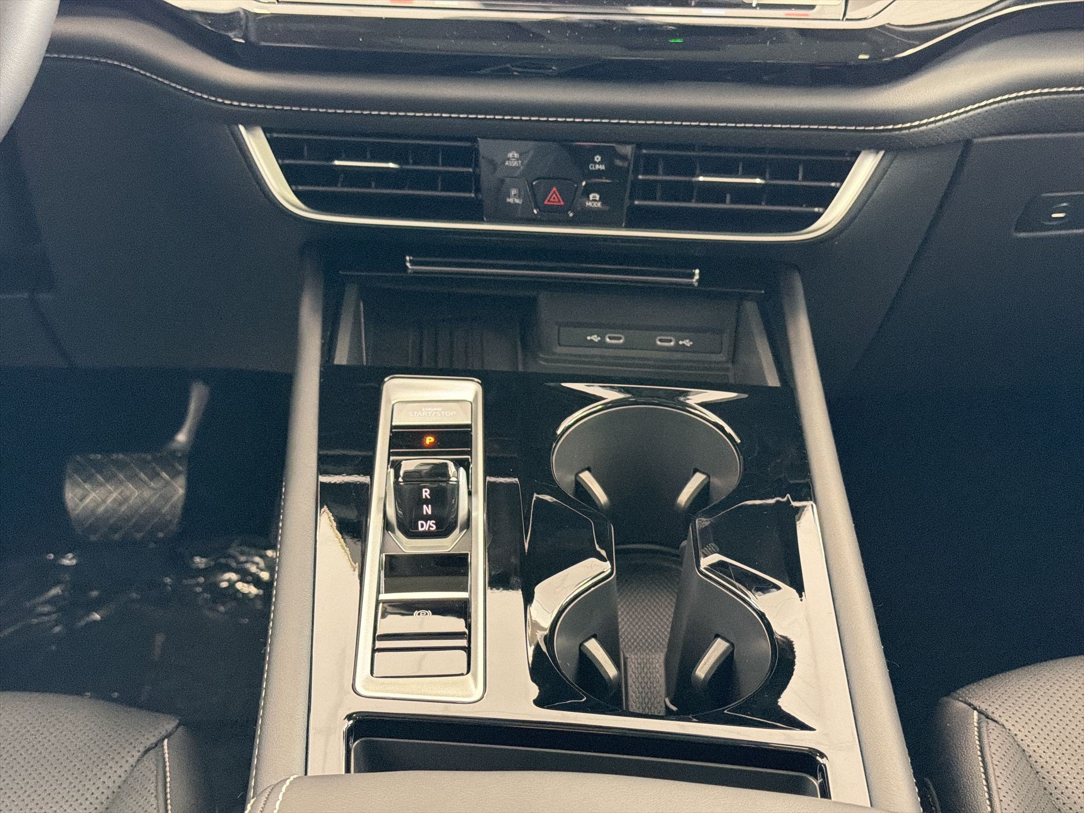 New 2026 Volkswagen Atlas SE FWD image 26