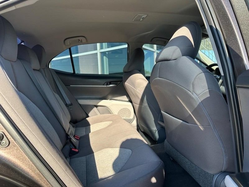Used 2019 Toyota Camry LE w/ Convenience Package FWD image 12