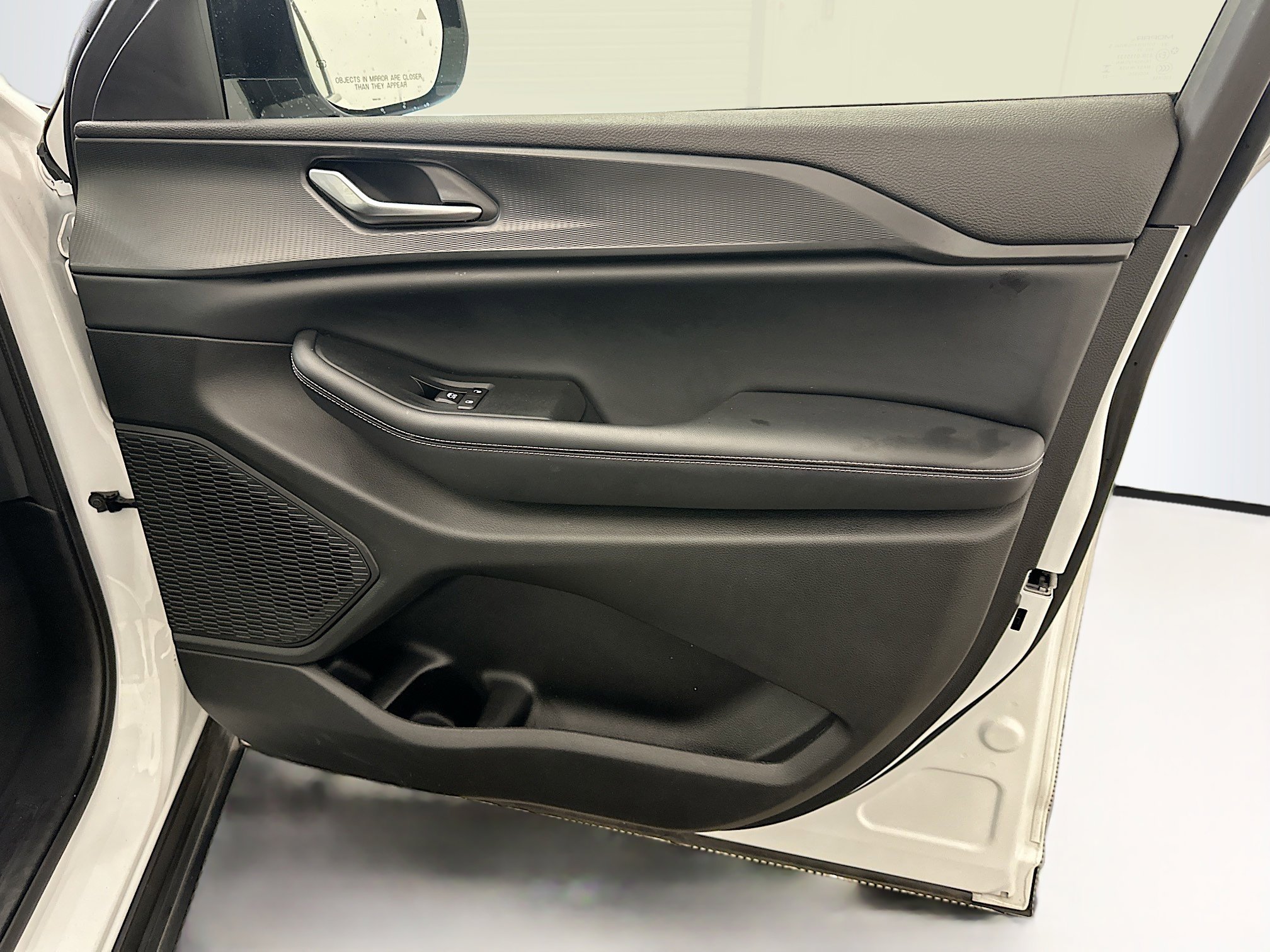 Used 2023 Jeep Grand Cherokee L Laredo image 34