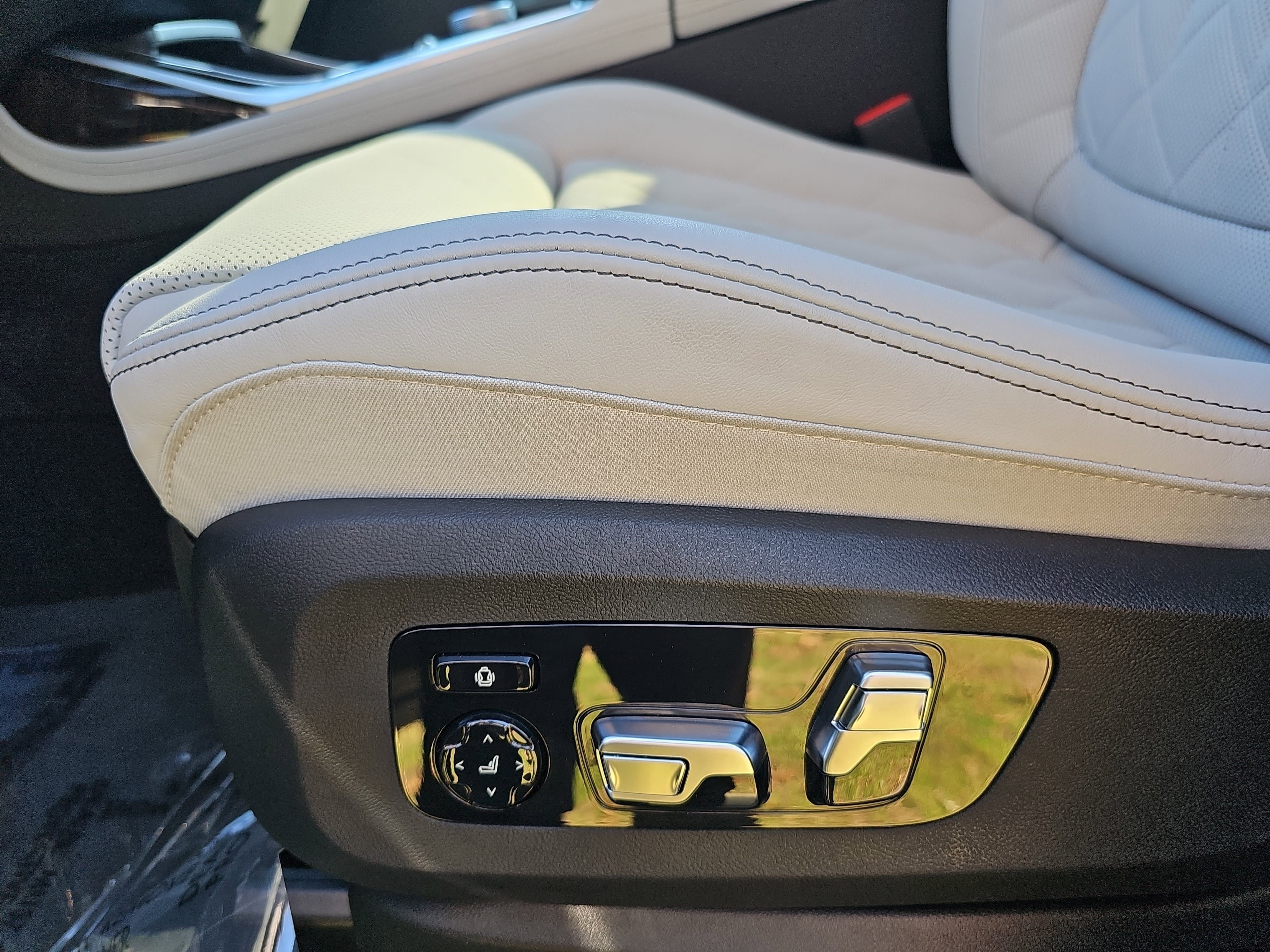 Certified 2024 BMW X7 xDrive40i image 30