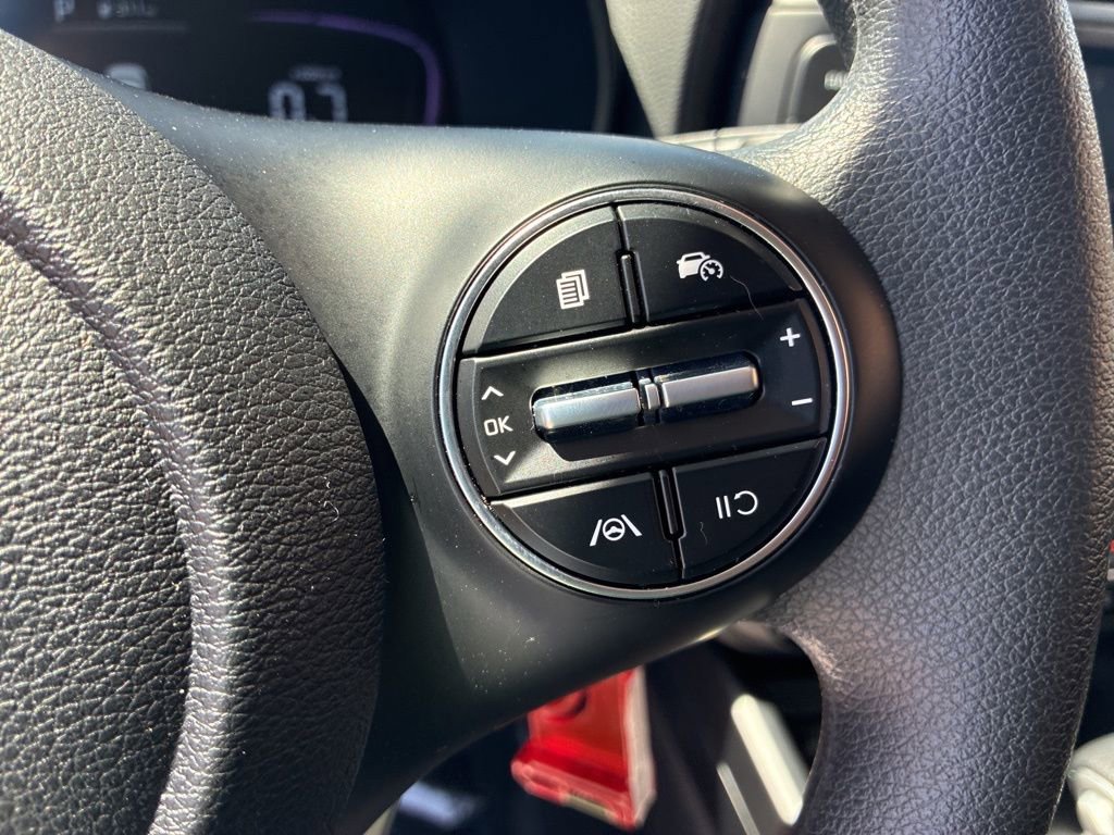 Used 2025 Kia Soul LX image 24