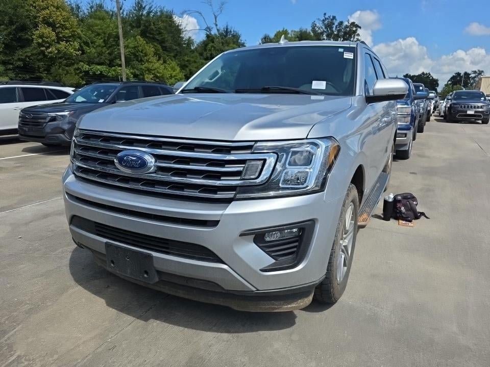 Used 2019 Ford Expedition XLT w/ Equipment Group 202A RWD image 2