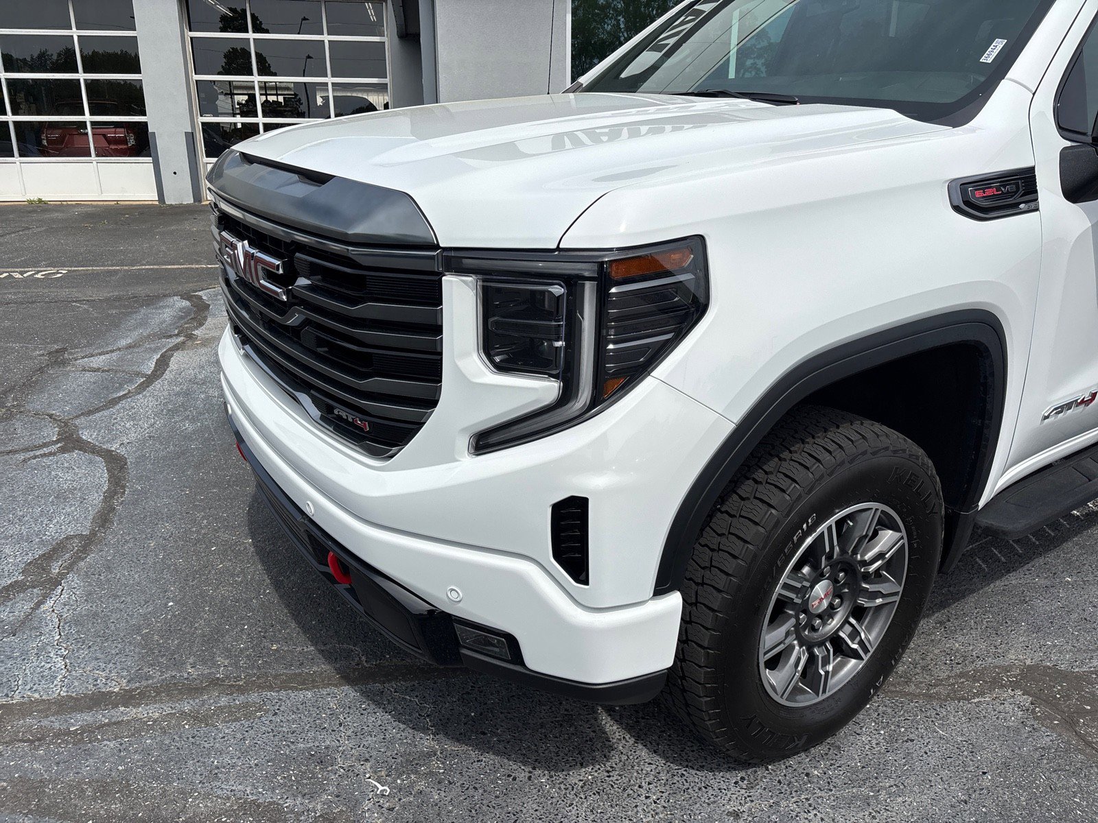 Certified 2024 GMC Sierra 1500 AT4 w/ AT4 Premium Package image 8