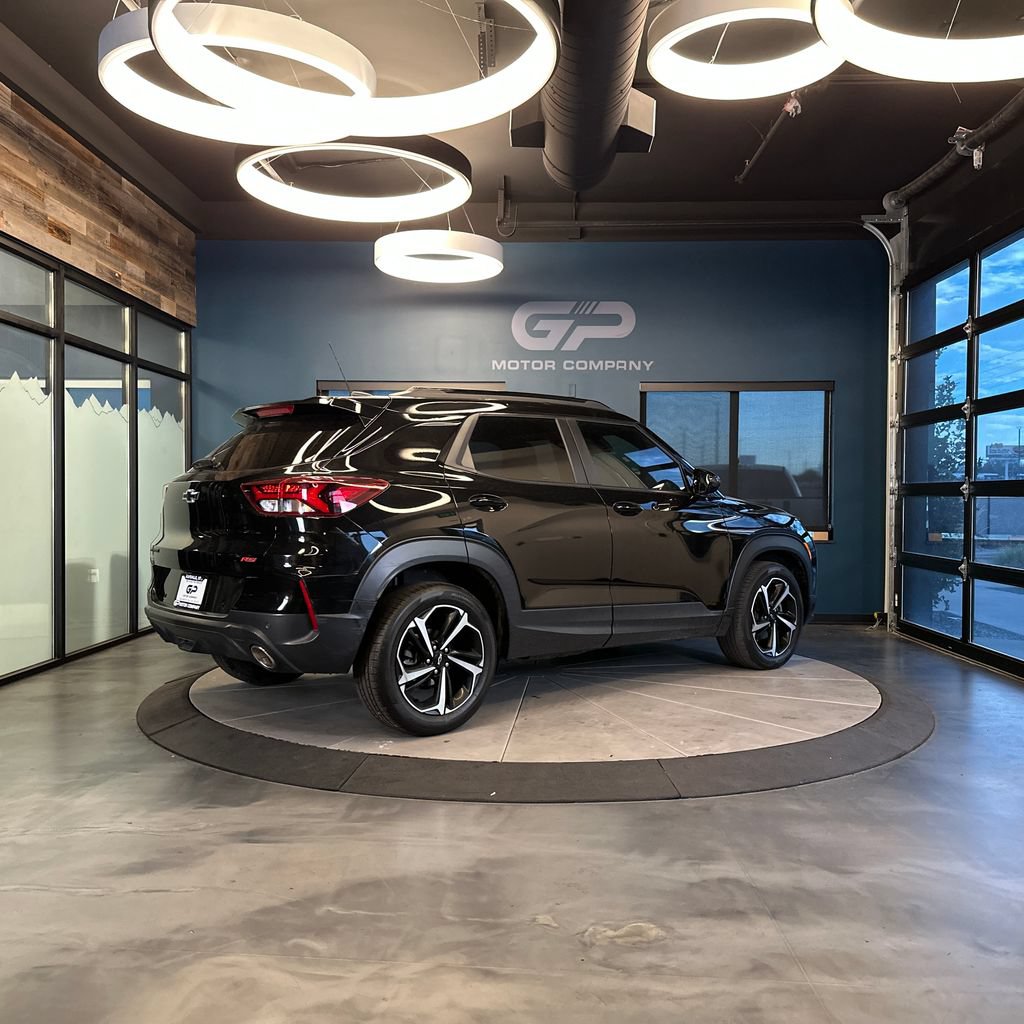 Used 2022 Chevrolet TrailBlazer RS w/ Convenience Package FWD image 3
