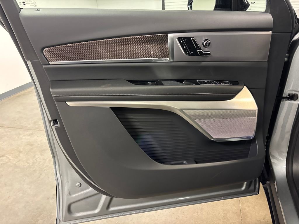 New 2026 Cadillac Vistiq Luxury image 22