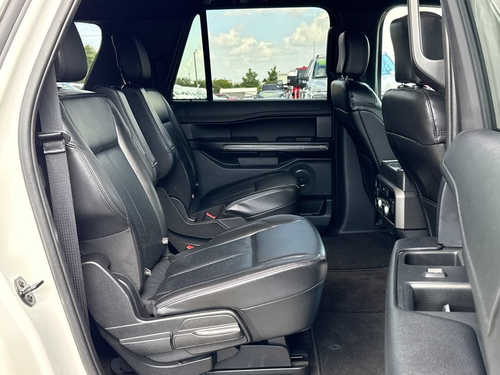 Used 2020 Ford Expedition Max XLT w/ Equipment Group 202A RWD image 28