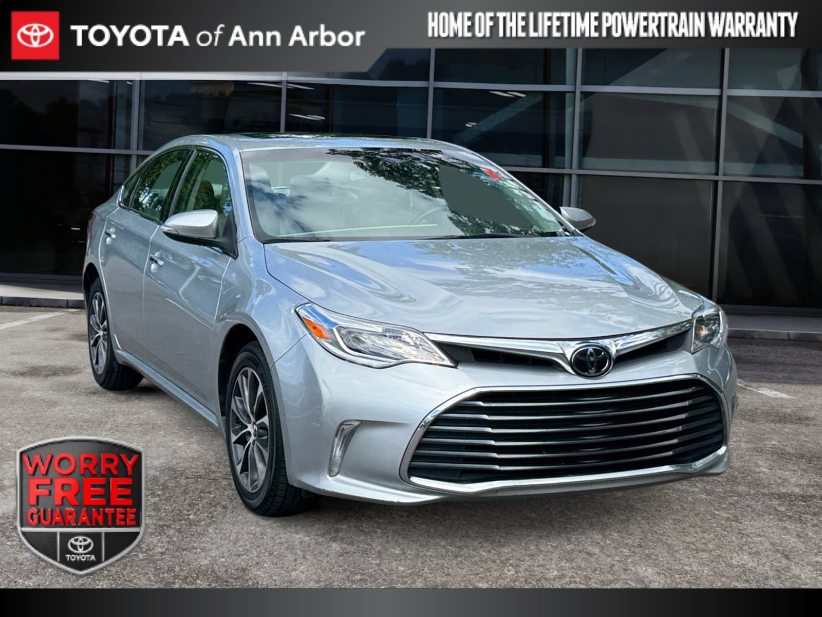 Used 2018 Toyota Avalon XLE Premium w/ Carpet Mat Package FWD image 1