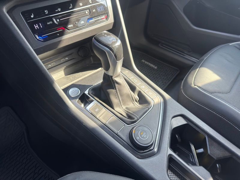 Used 2023 Volkswagen Tiguan SEL R-Line image 21
