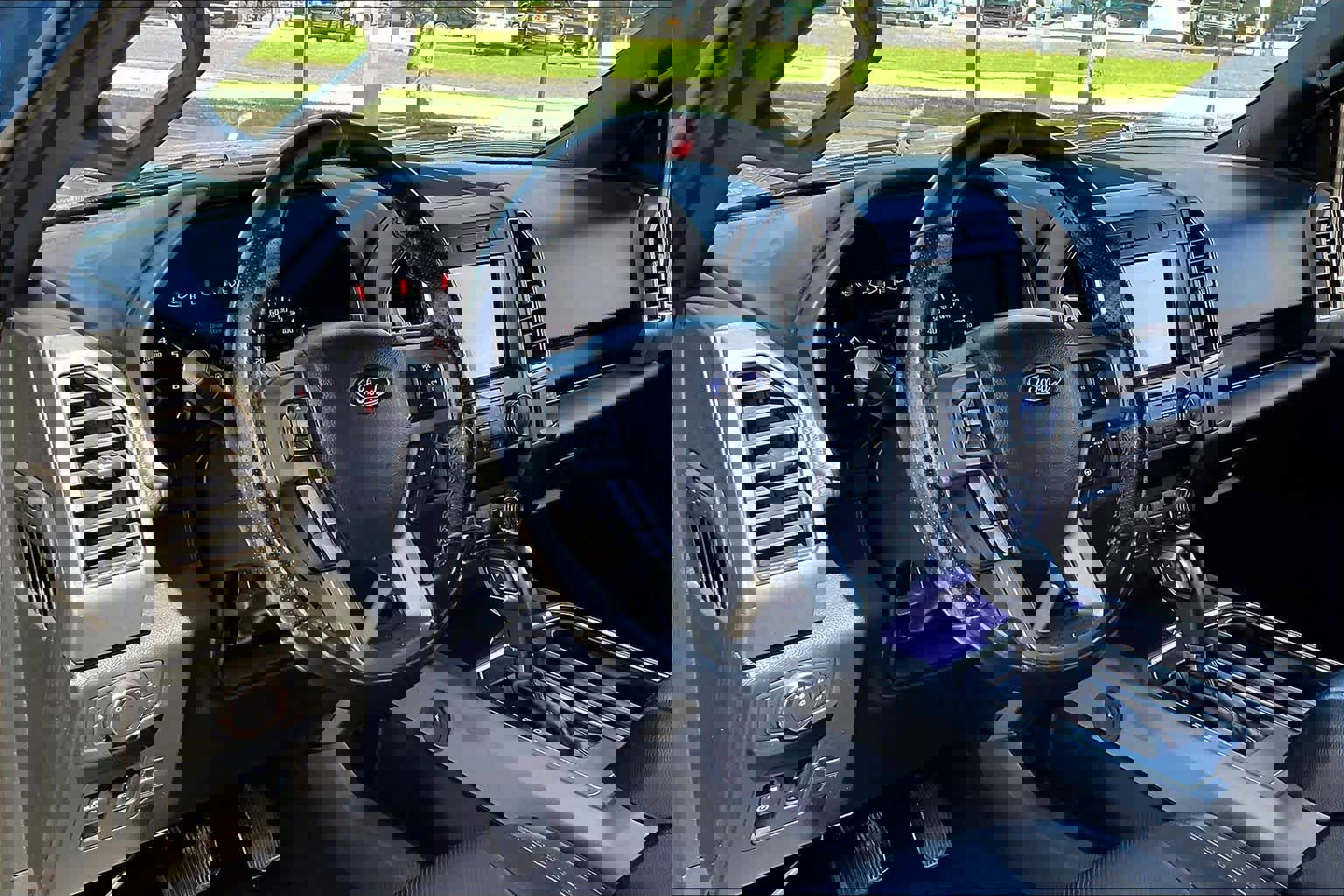 Used 2019 Ford F150 Raptor w/ Equipment Group 801A Mid image 17