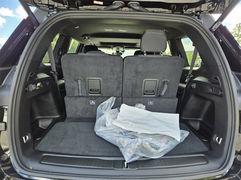 New 2024 Jeep Grand Cherokee L Laredo w/ Luxury Tech Group I image 13