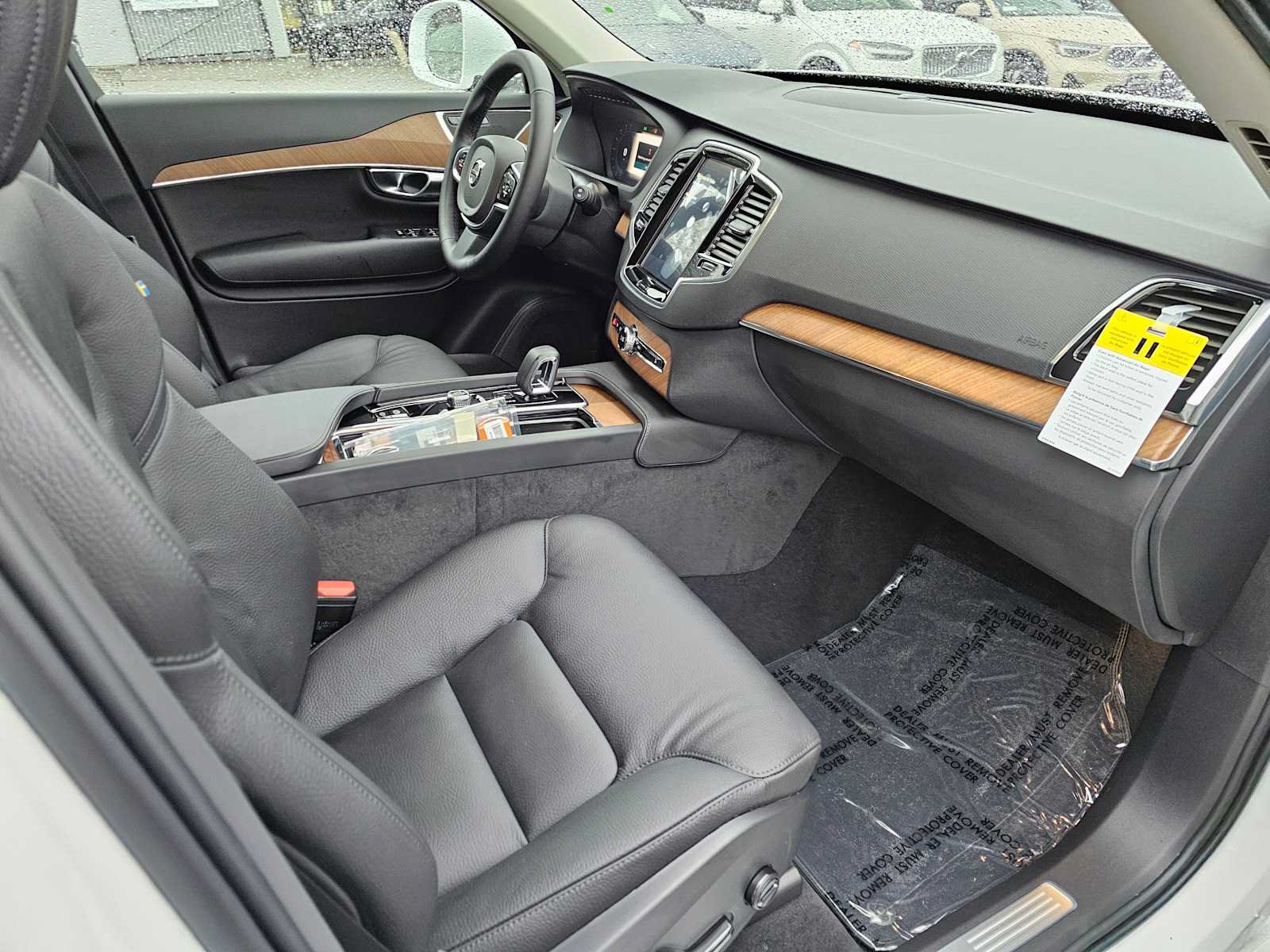 New 2025 Volvo XC90 B6 Plus w/ Protection Package Premier AWD/4WD image 12