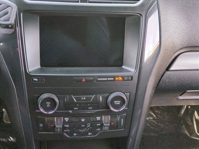 Used 2019 Ford Explorer XLT w/ Equipment Group 202A image 13