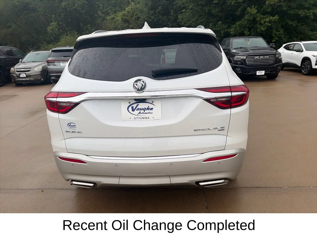 Used 2018 Buick Enclave Avenir w/ Avenir Technology Package AWD/4WD image 9