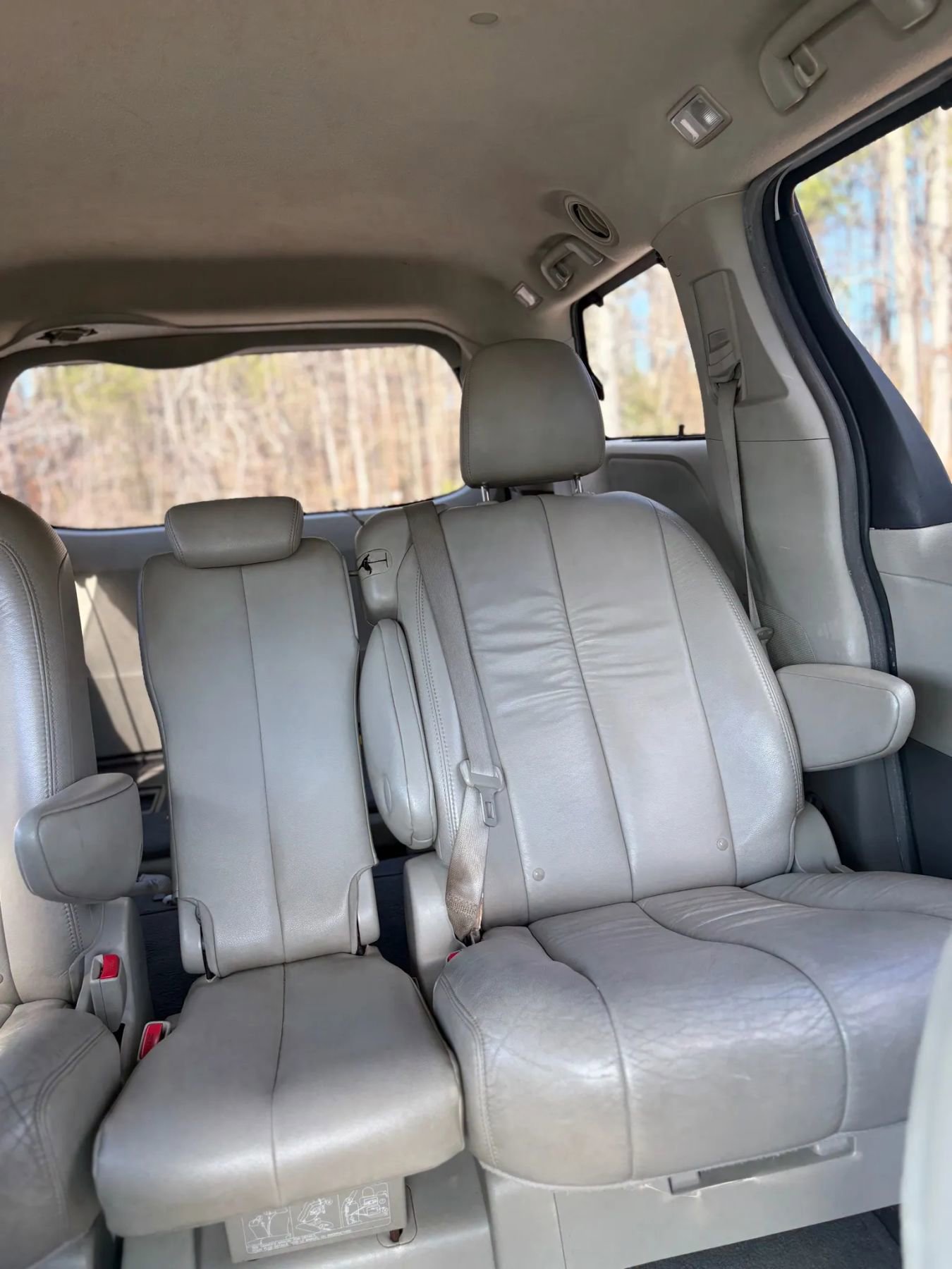 Used 2011 Toyota Sienna XLE w/ Entertainment Pkg image 37