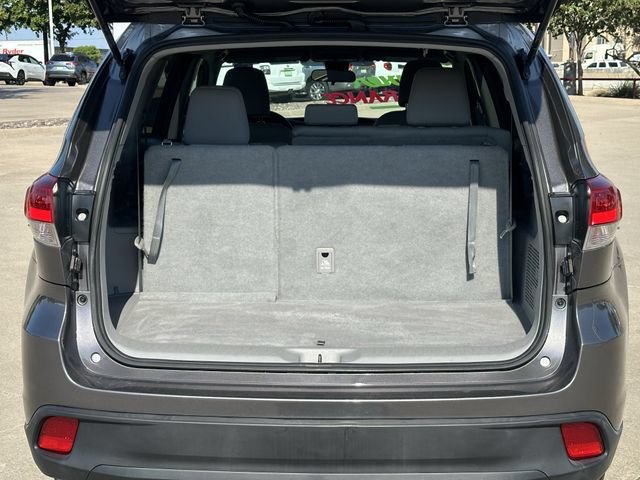 Used 2017 Toyota Highlander LE FWD image 27