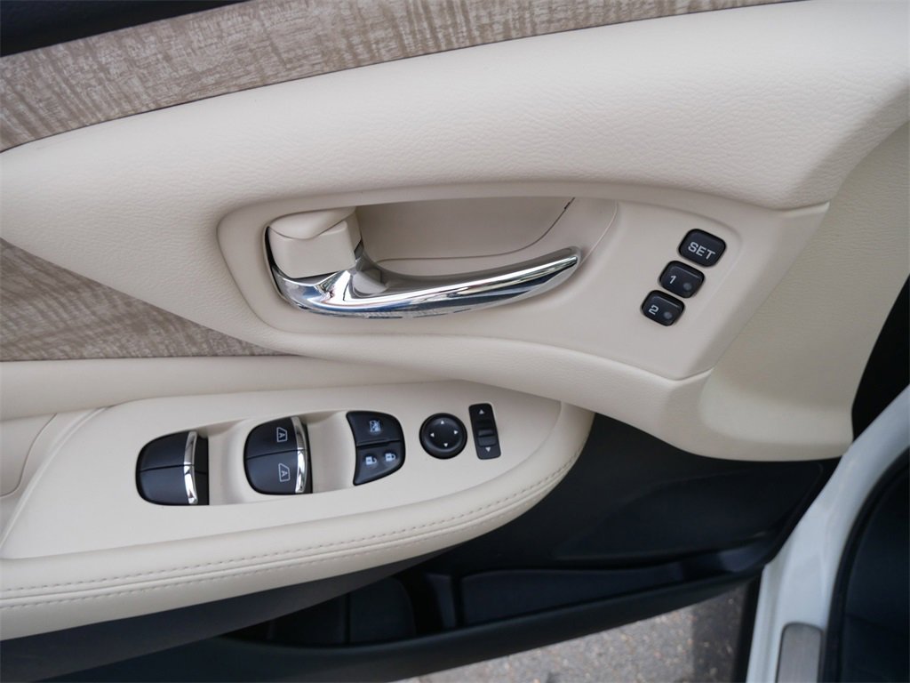 Used 2023 Nissan Murano SL w/ SL Moonroof Package image 17