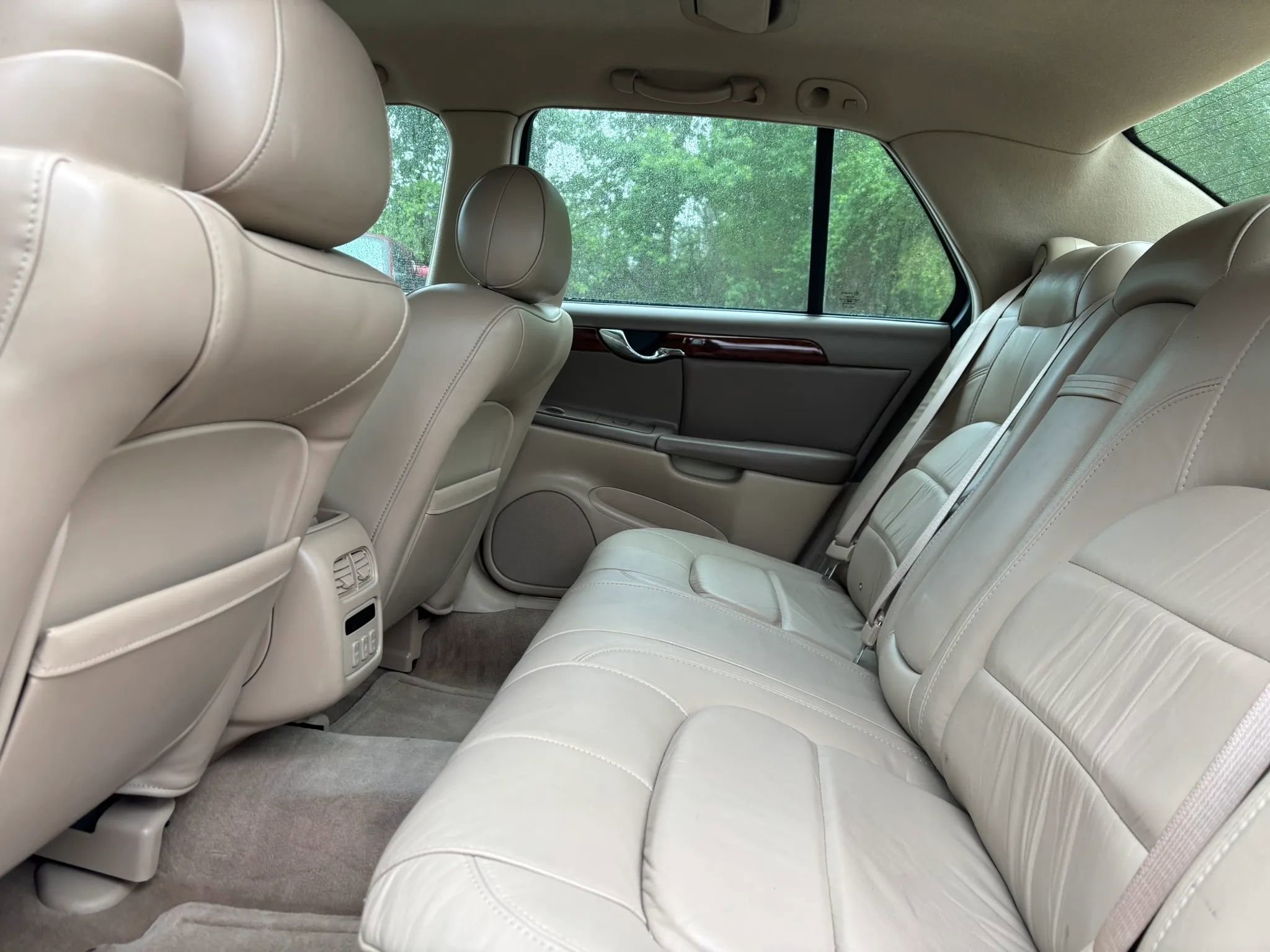 Used 2005 Cadillac De Ville FWD image 13