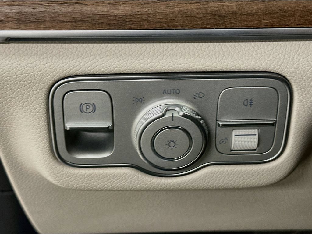 Certified 2026 Mercedes-Benz GLE 350 4MATIC image 11
