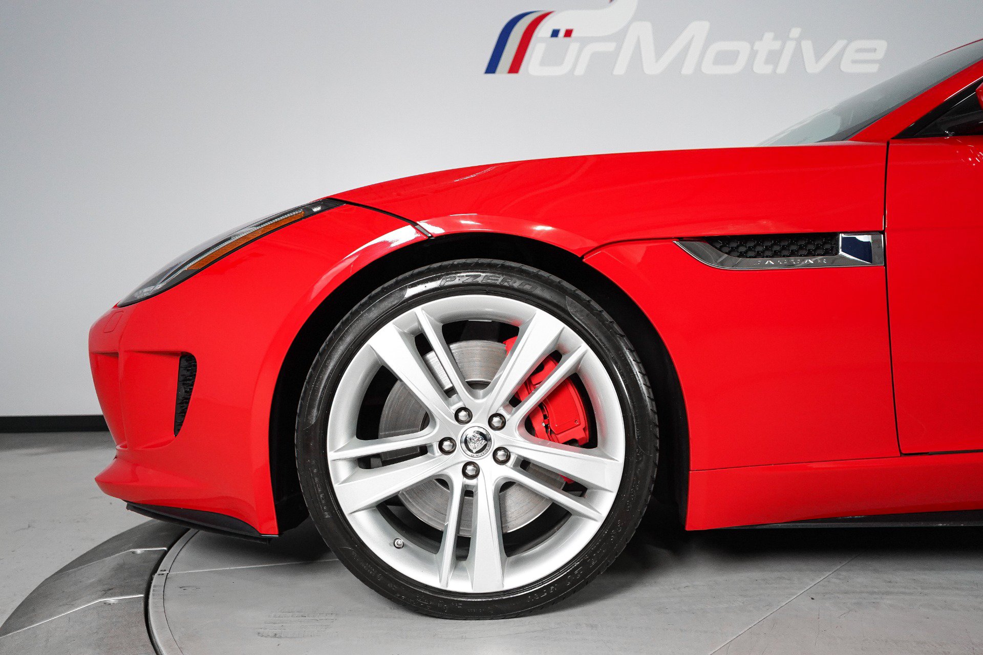 Used 2014 Jaguar F-TYPE S RWD image 4