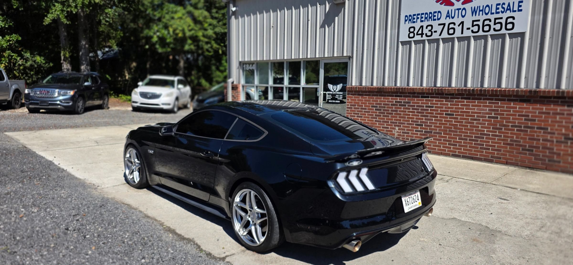 Used 2017 Ford Mustang GT RWD image 5