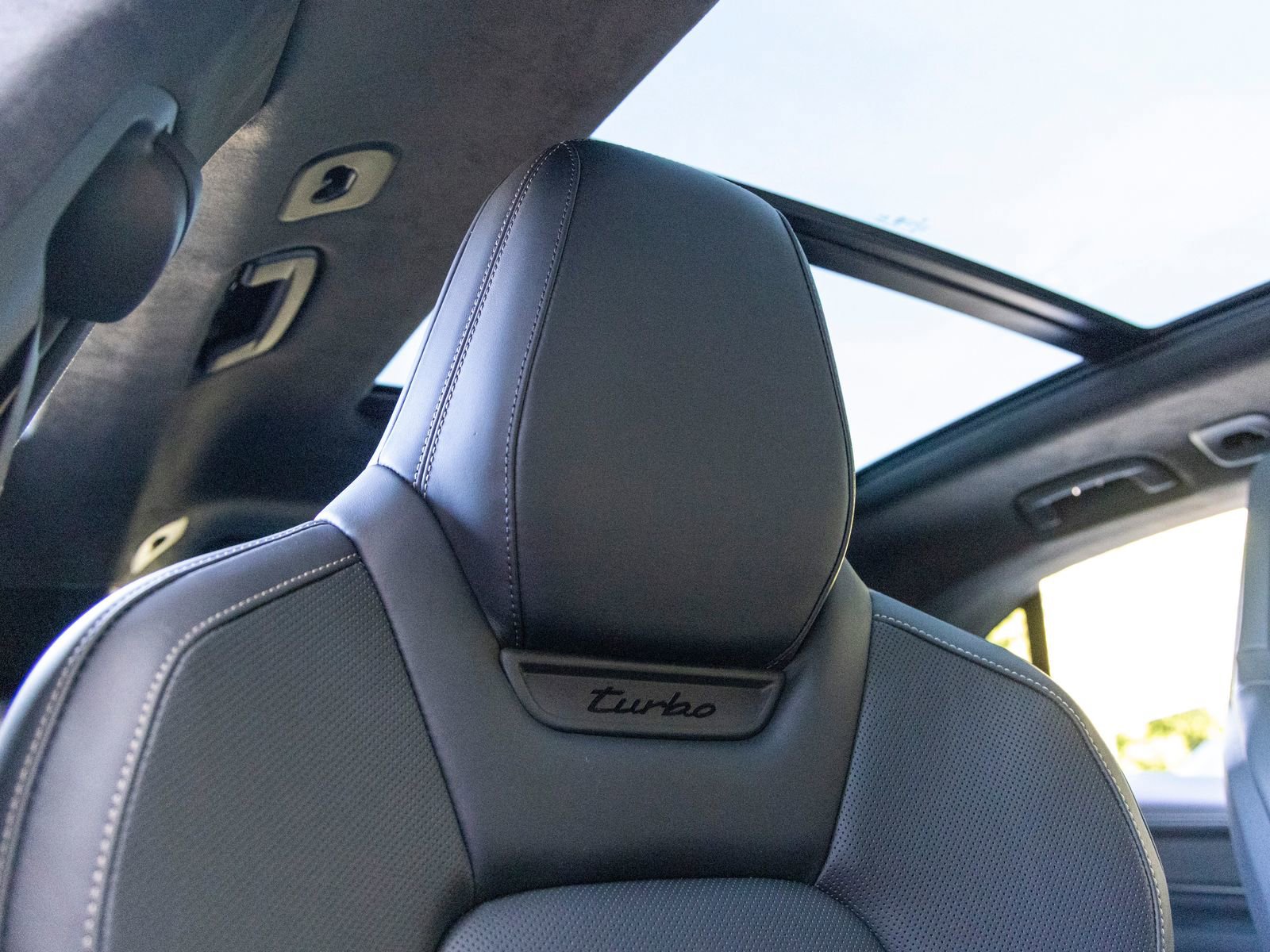 New 2026 Porsche Macan Turbo Electric image 60