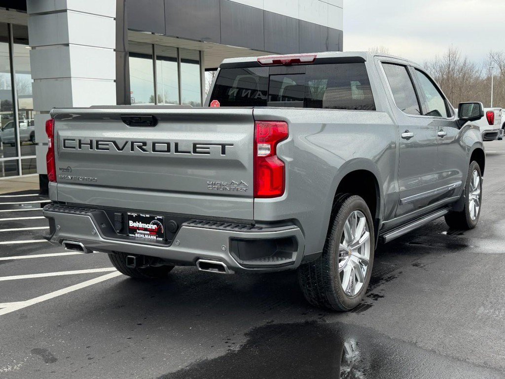 Used 2025 Chevrolet Silverado 1500 High Country w/ Technology Package AWD/4WD image 4