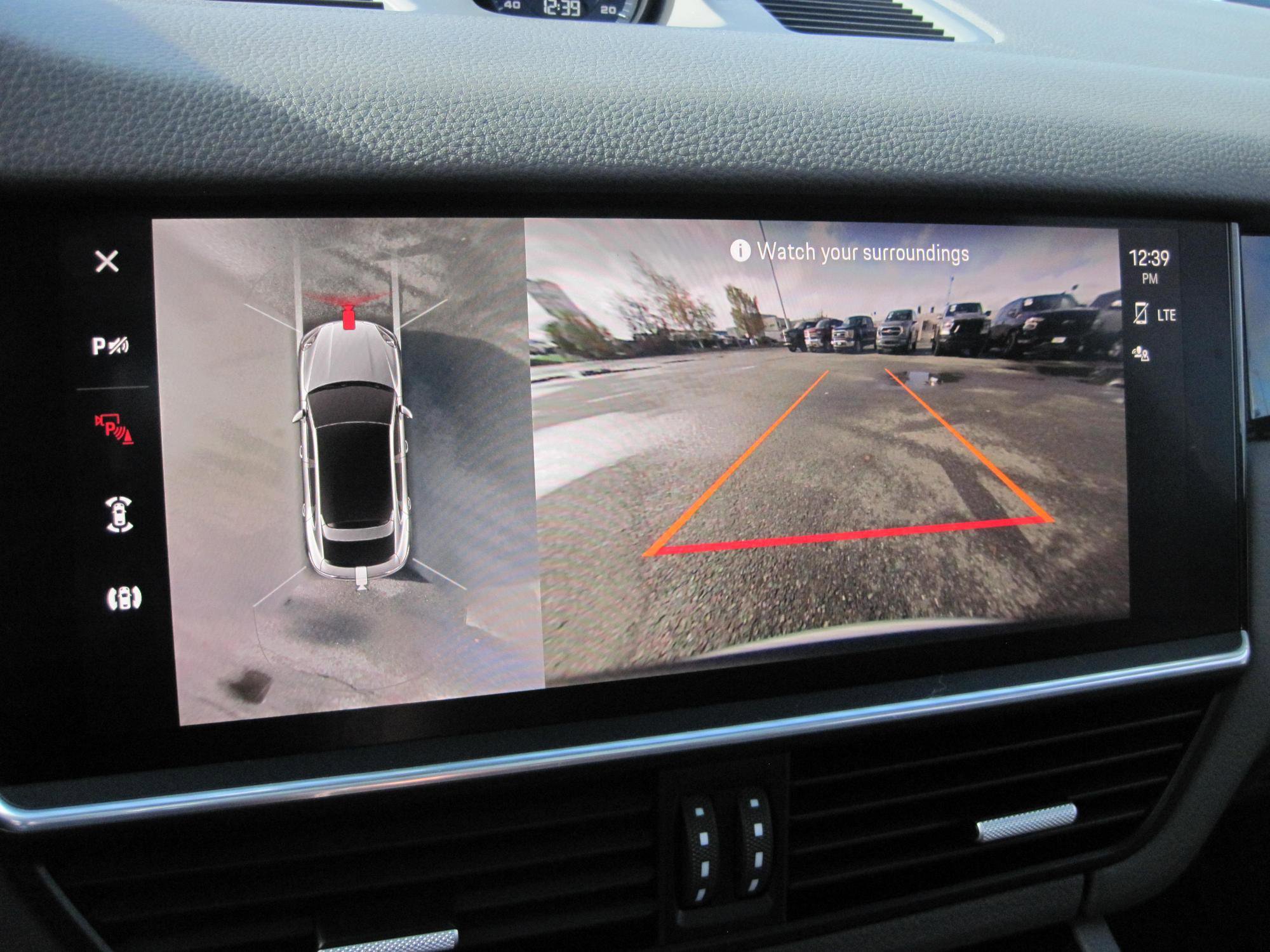 Used 2023 Porsche Cayenne Coupe image 23