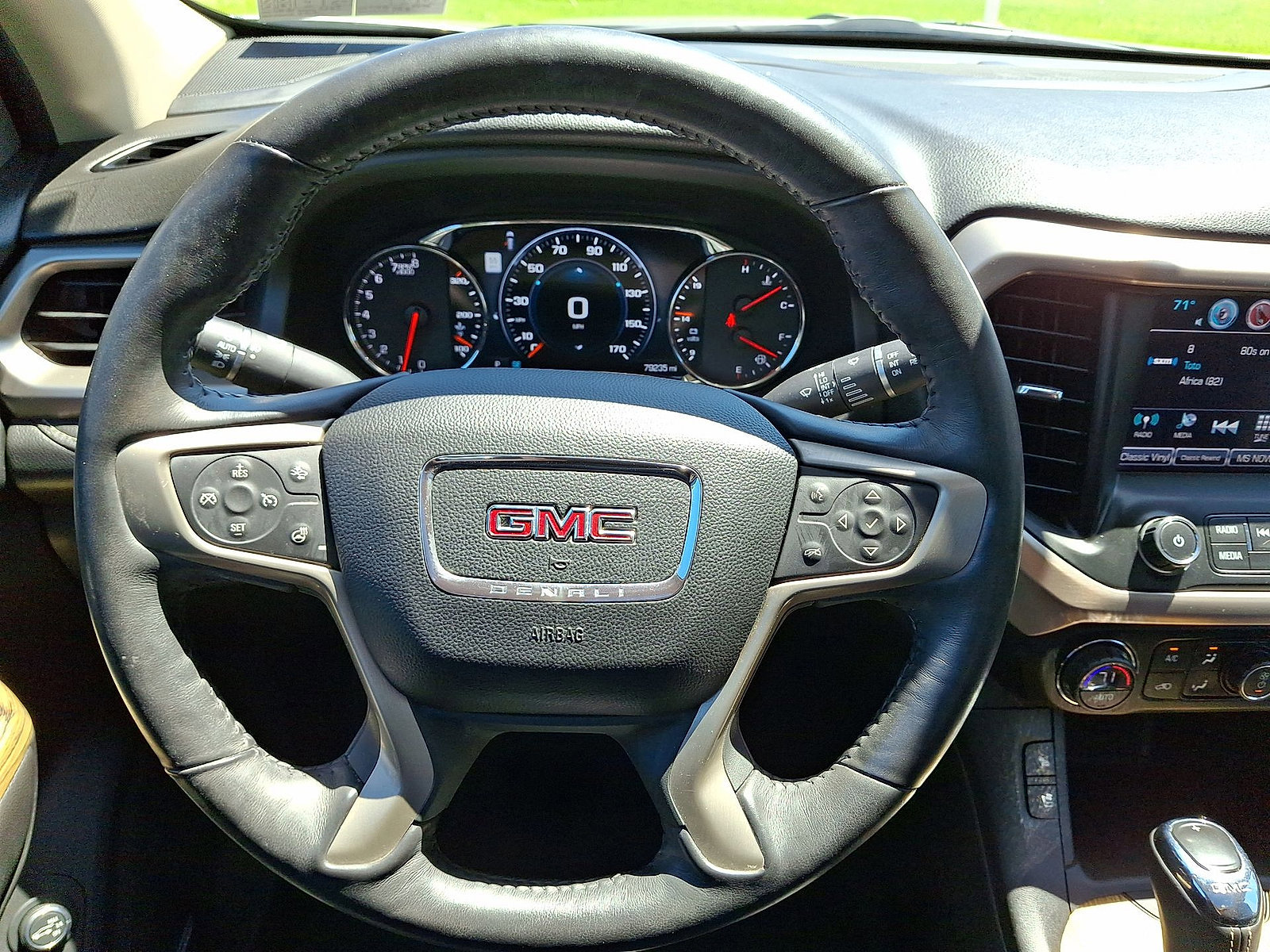 Used 2017 GMC Acadia Denali AWD/4WD image 16
