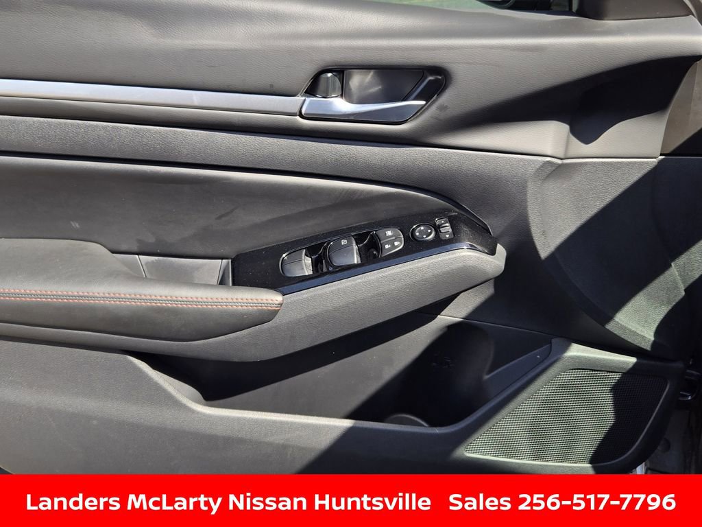 Used 2025 Nissan Altima 2.5 SR image 20