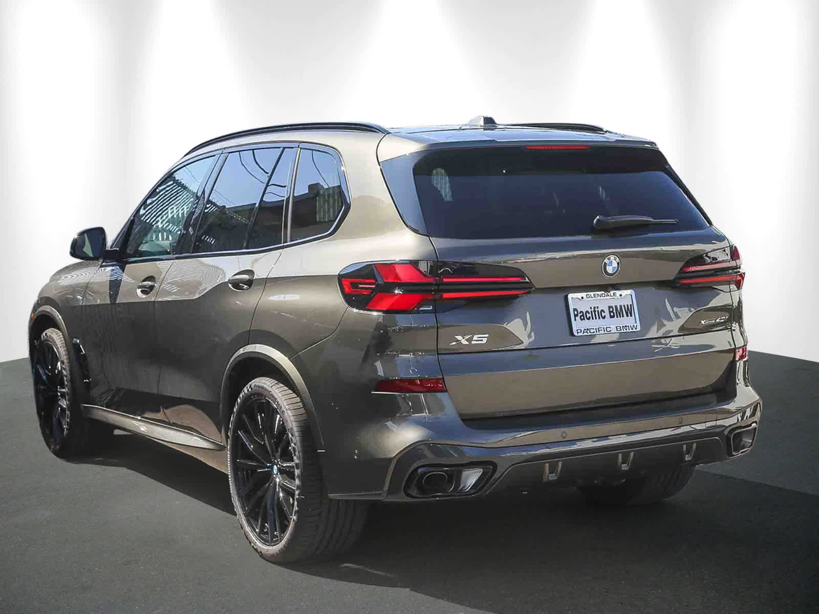 New 2026 BMW X5 xDrive40i w/ M Sport Package image 4