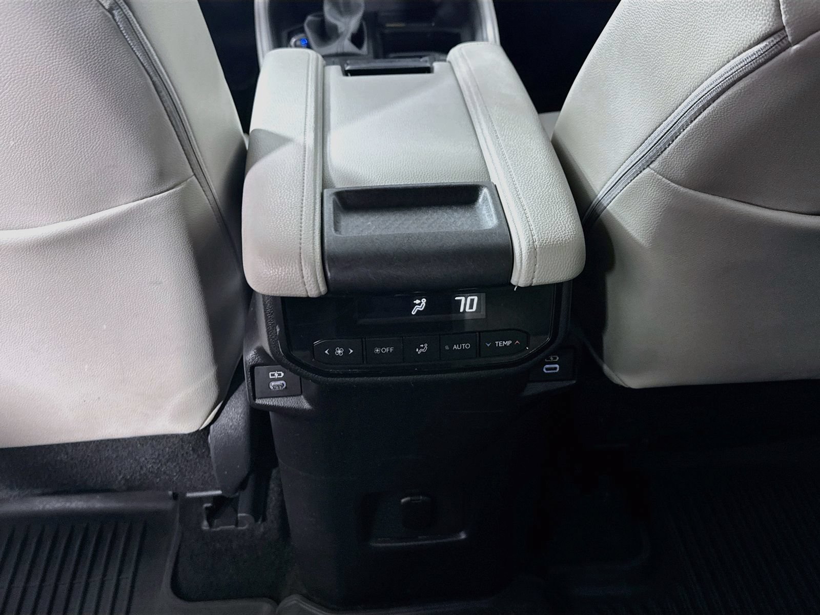Certified 2024 Toyota Grand Highlander AWD image 20